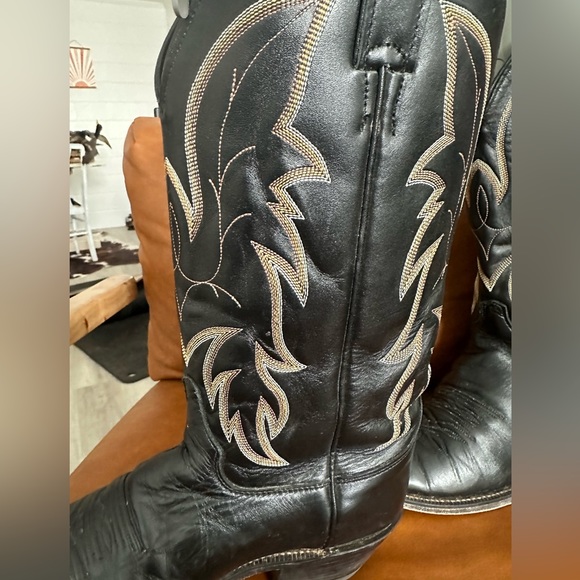 OUT OF STOCK Classic and Vintage JUSTIN “1419” FULL BLACK LEATHER SIZE 10-1/2D - Picture 6 of 7